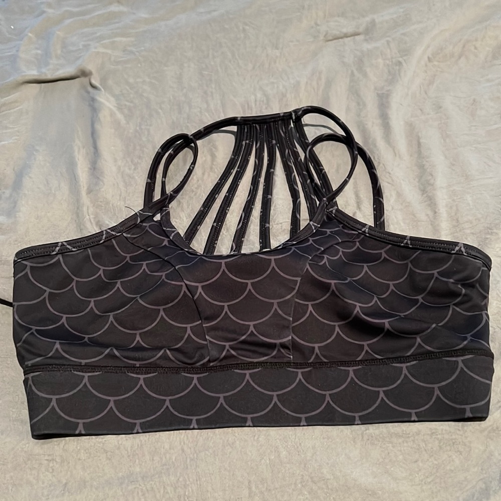Cvg sports bra mermaid scales